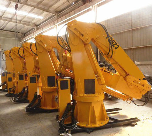 Marine Straight Boom Crane 25 Ton Hydraulic Ship Crane Dengan Bubuk Mesin 40.8HP