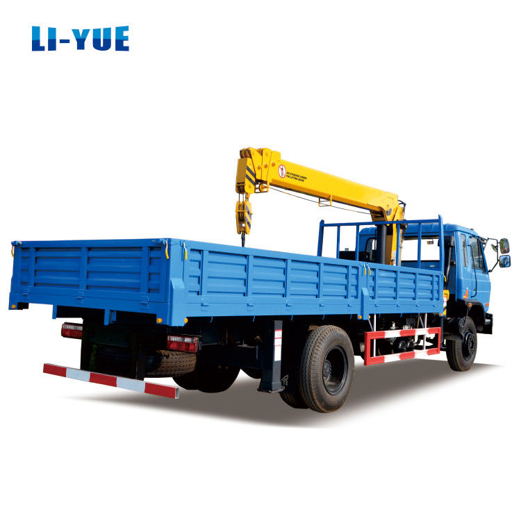 6 ตัน Telescopic Boom Truck จักรยานกระบะติดตั้งด้วยส่วนไฮดรอลิกและน้ําหนัก 2260 kg