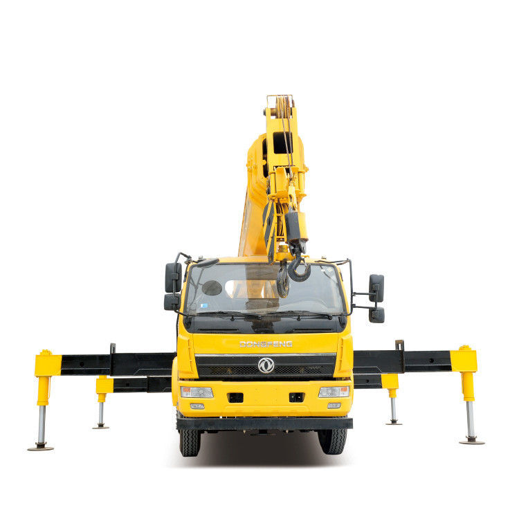 6 Ton Hydraulic Truck Crane untuk construction lifting dengan boom lengan lurus dan mesin YUNNEI